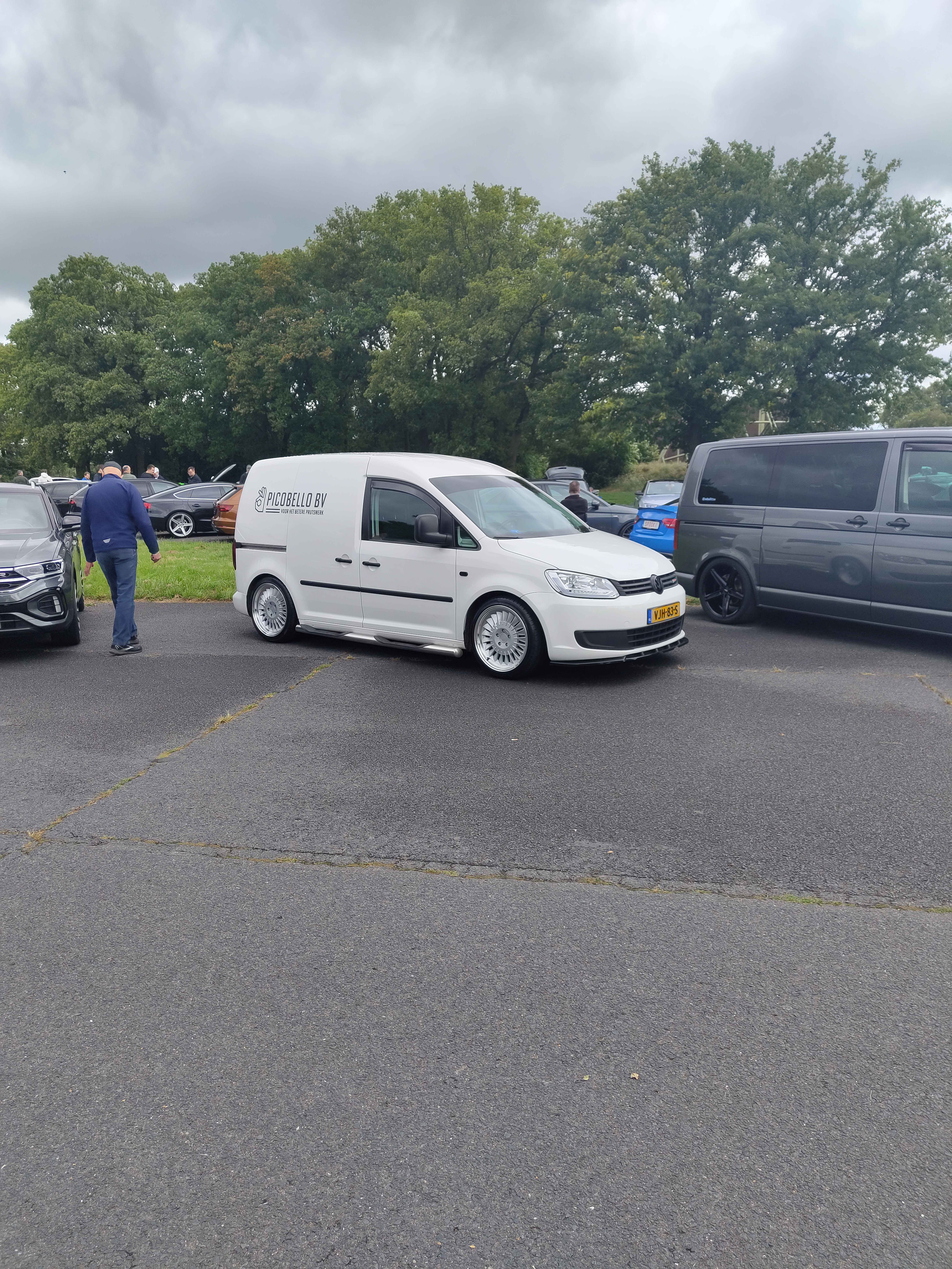 a car immage is supposed to be here