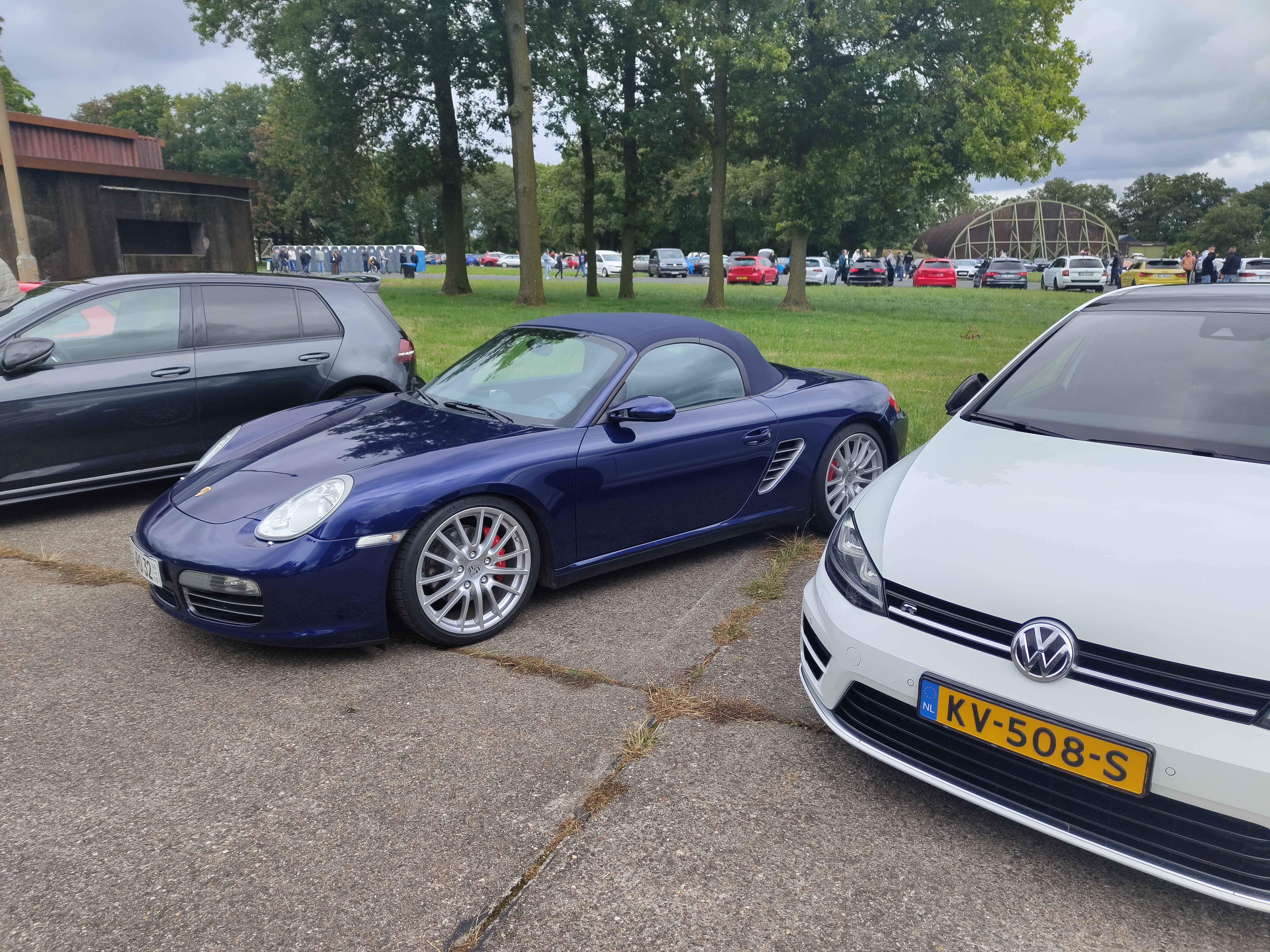 a car image is supposed to be here