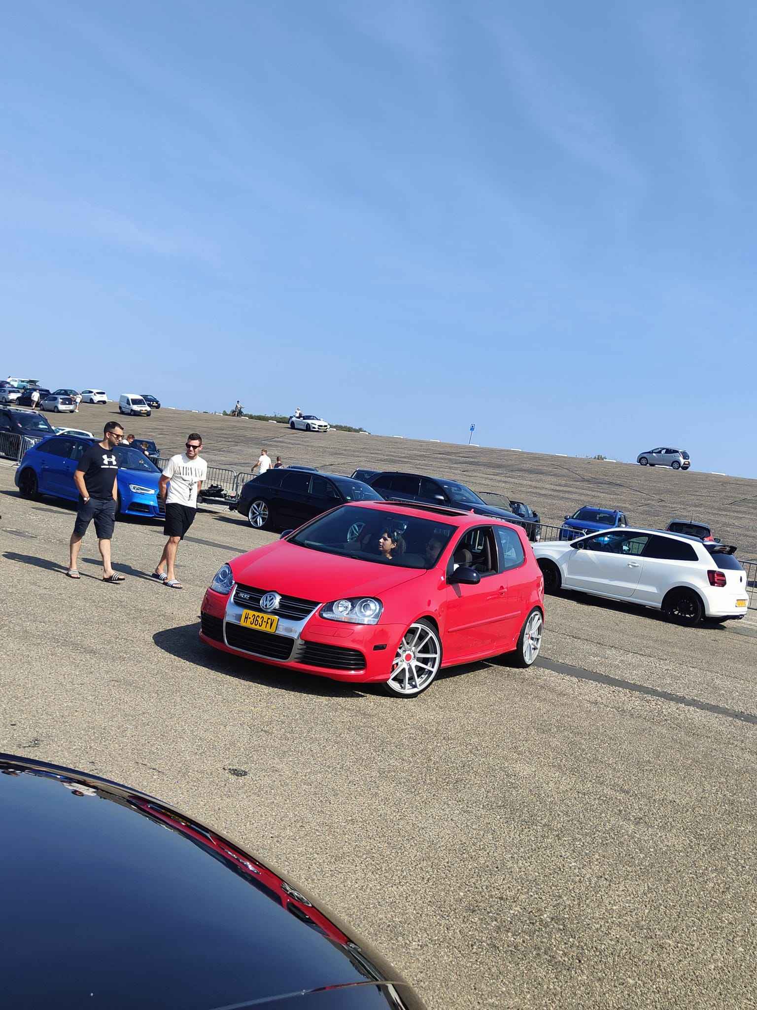 a car immage is supposed to be here