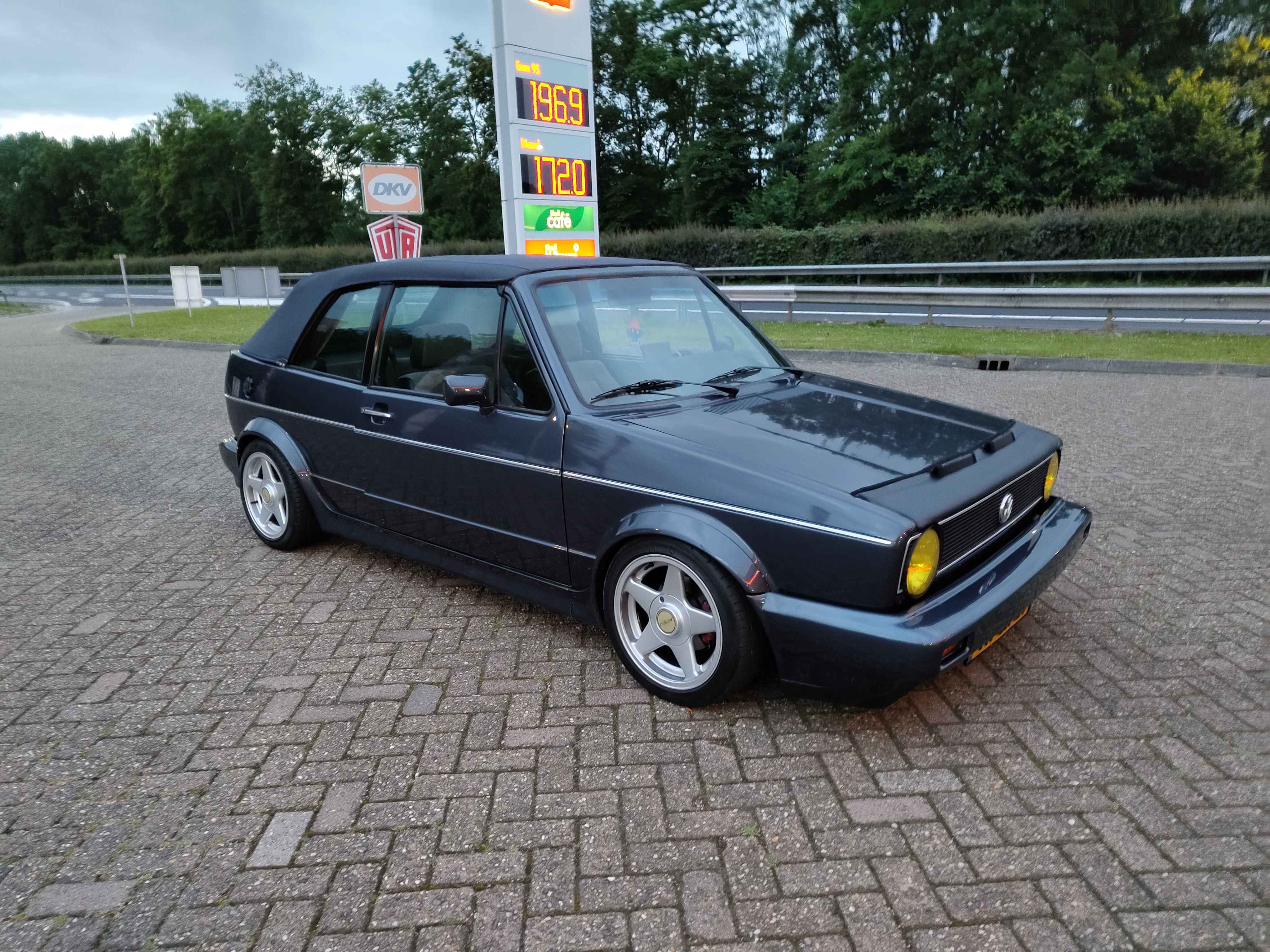 a car image is supposed to be here